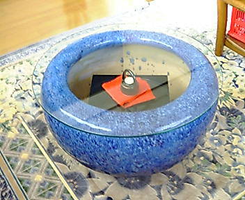 紺色の火鉢にガラスを設置されたお客様 – KG Press | ガラス情報発信 ...