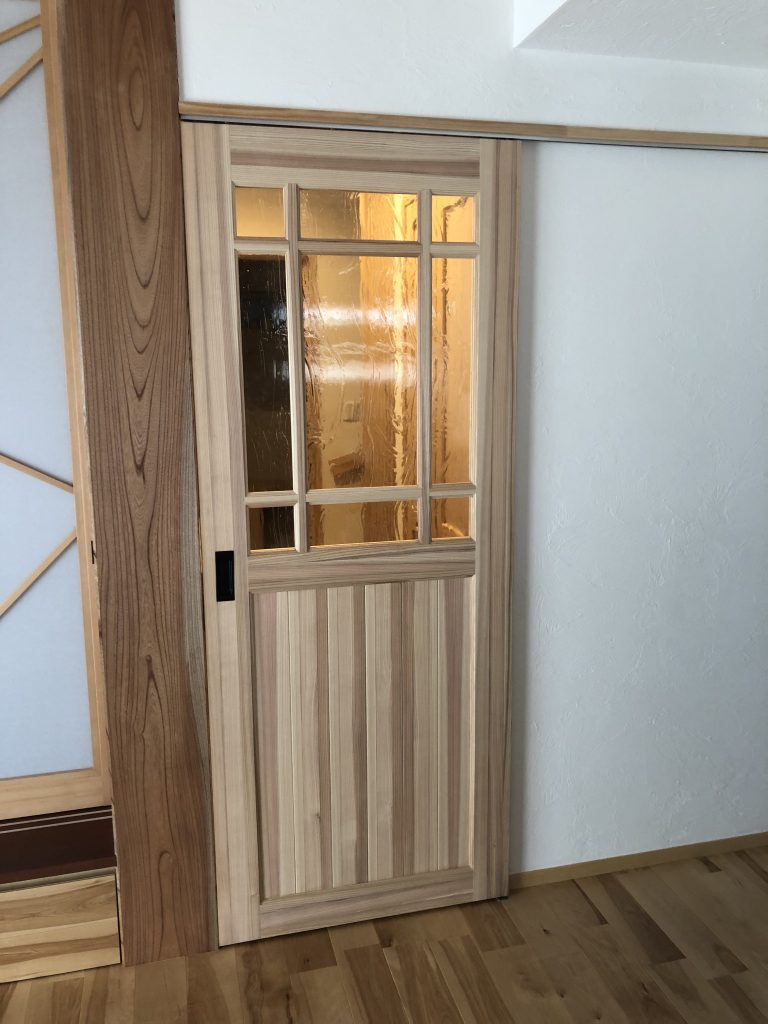 木製の室内ドアにアルトドイッチェクリアを使用したお客様 兵庫県姫路市z様 Kg Press ガラス情報発信メディア