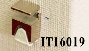 ダボタイプの金具の品番「IT16019」