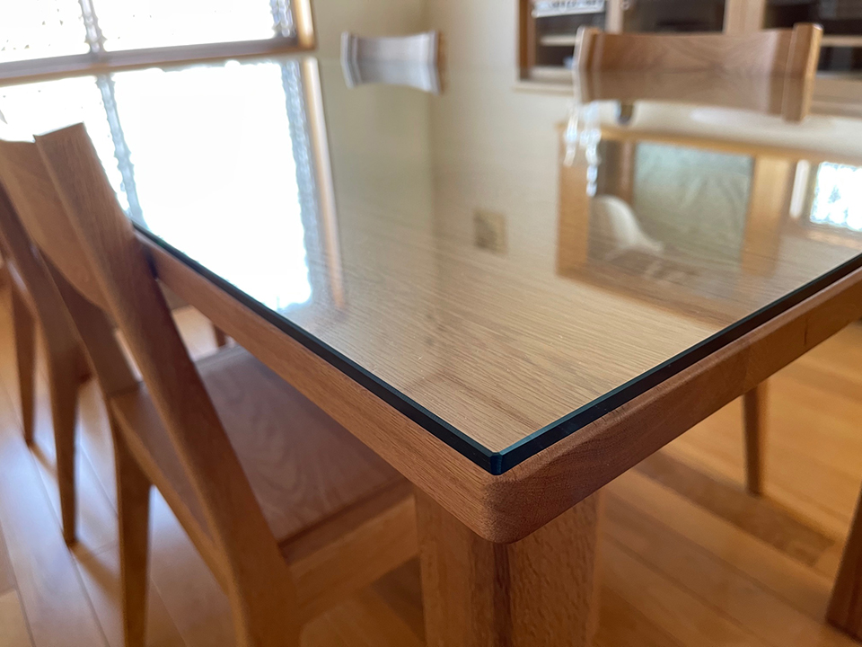 強化ガラスのテーブルマットを設置されたお客様（埼玉県日高市Y様） – KG Press | ガラス情報発信メディア