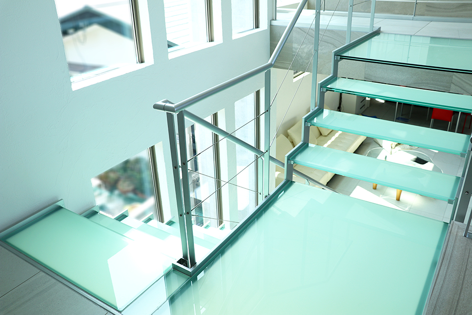 合わせガラスを使った階段なので耐久性が高く、安全に昇降できる