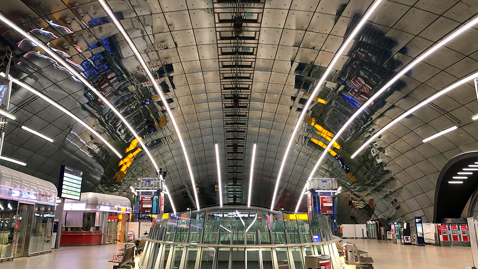 天井へのミラー設置例