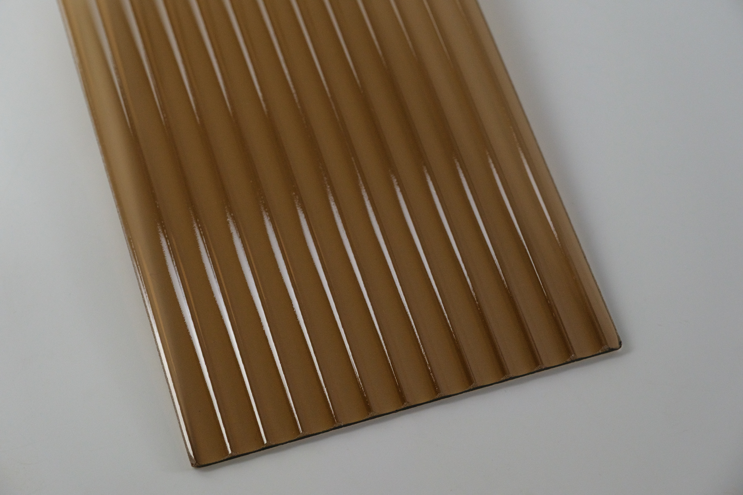 FLK-01Bモールガラスブロンズを置いた画像